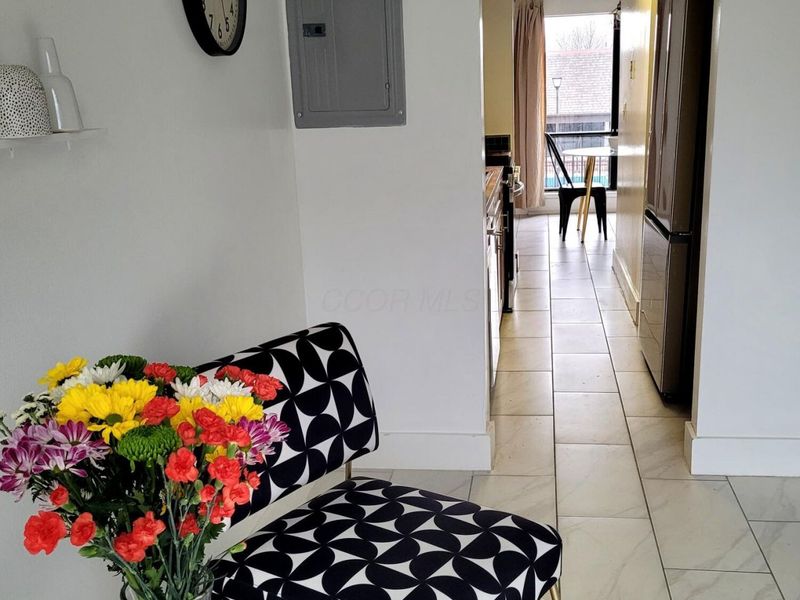 734 Worthington Forest Place, Columbus, OH 43229 Photo 2