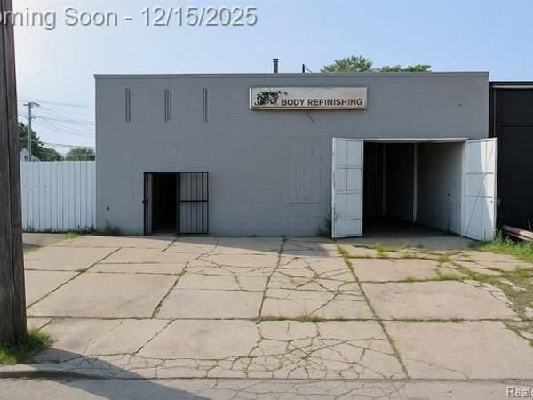 14904 E 7 Mile Road, Detroit, MI 48205