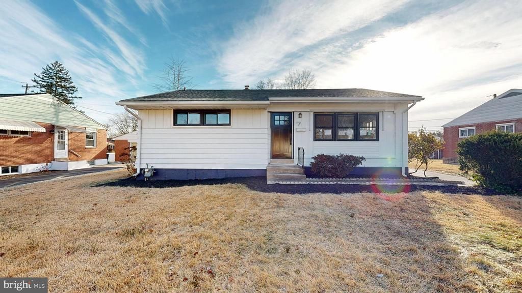 1038 Platt Avenue, Folsom, PA 19033 Main Photo