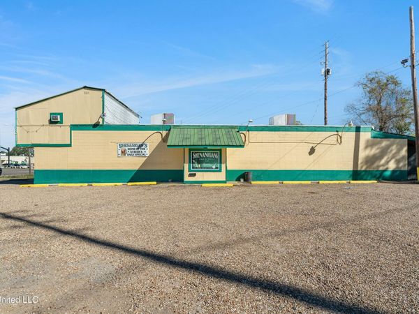 2100 W Pine Street, Hattiesburg, MS 39402