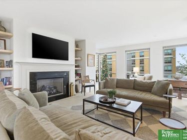 3201 Dodge Court, Unit 5611, Omaha, NE 68131