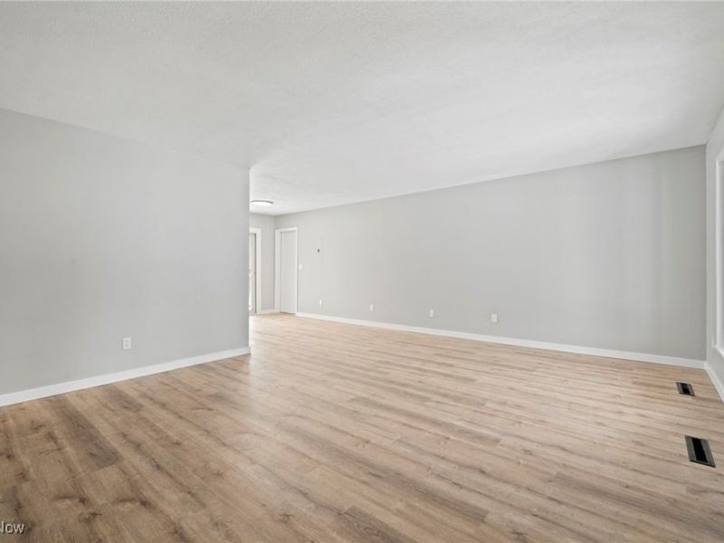 6194 Eldridge Boulevard, Bedford Heights, OH 44146 Photo 17