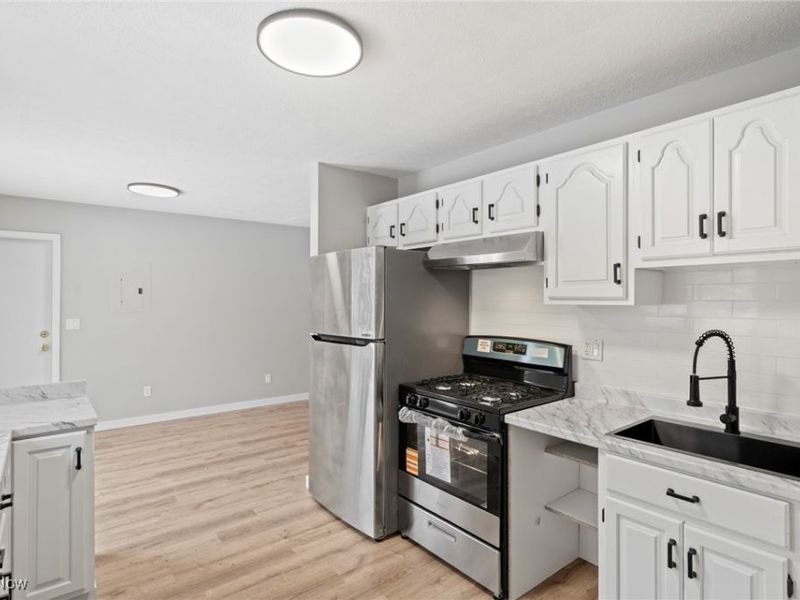 6194 Eldridge Boulevard, Bedford Heights, OH 44146 Photo 22