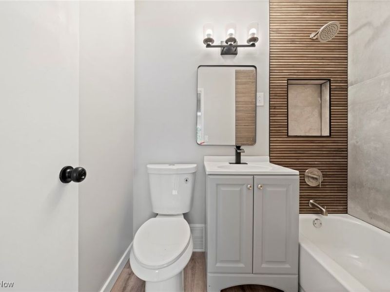 6194 Eldridge Boulevard, Bedford Heights, OH 44146 Photo 41