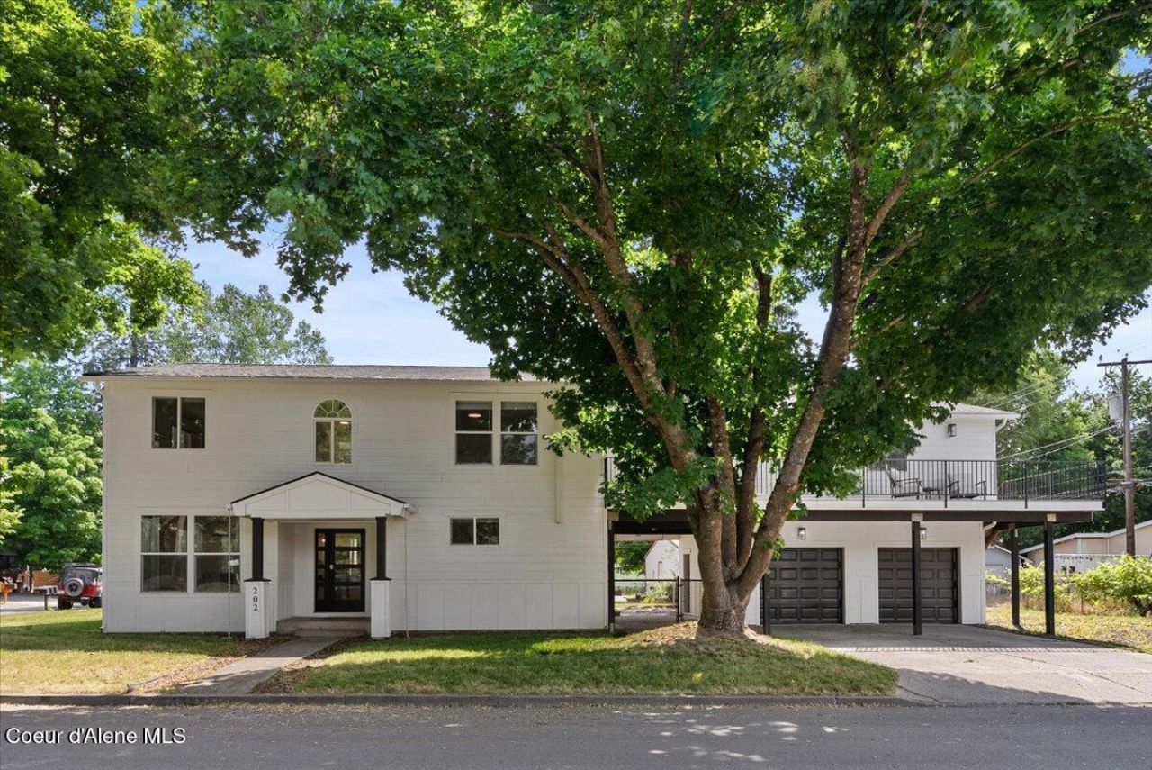 202 S 18th St, Coeur d Alene, ID 83814 Main Photo