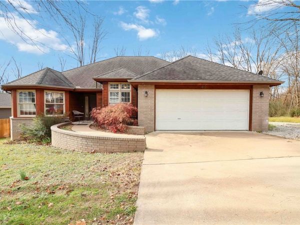 42 Overton Drive, Bella Vista, AR 72714