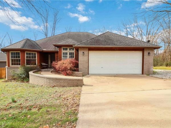 42 Overton Drive, Bella Vista, AR 72714