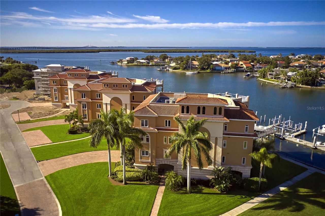 48 Bayview Court S, Unit A, Saint Petersburg, FL 33711 Photo