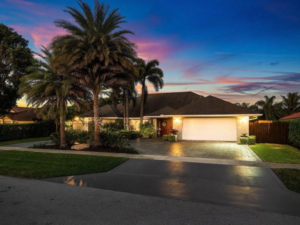 2063 Amesbury Circle, Wellington, FL 33414