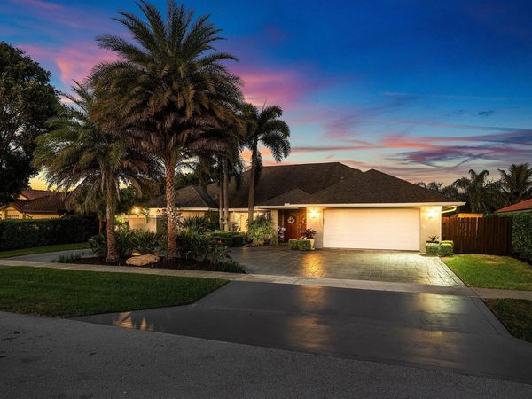 2063 Amesbury Circle, Wellington, FL 33414