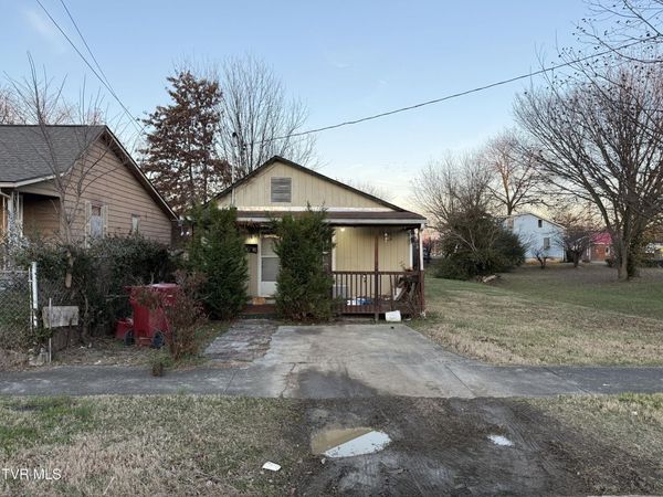 906 North Boone Street, Johnson City, TN 37604
