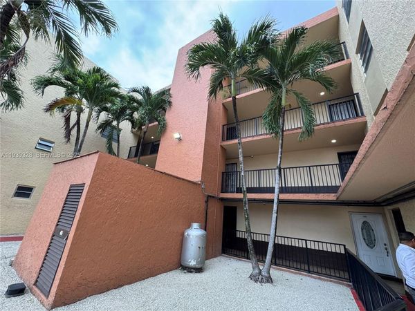677 SW 9th Ave, Unit 212, Miami, FL 33130