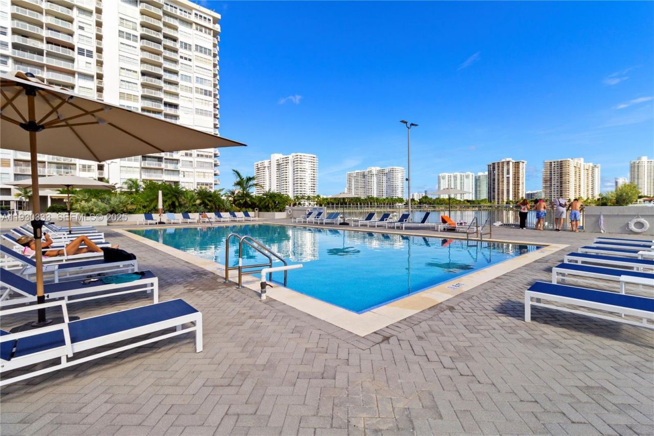 18061 Biscayne Blvd, Unit PH01, Aventura, FL 33160 Photo
