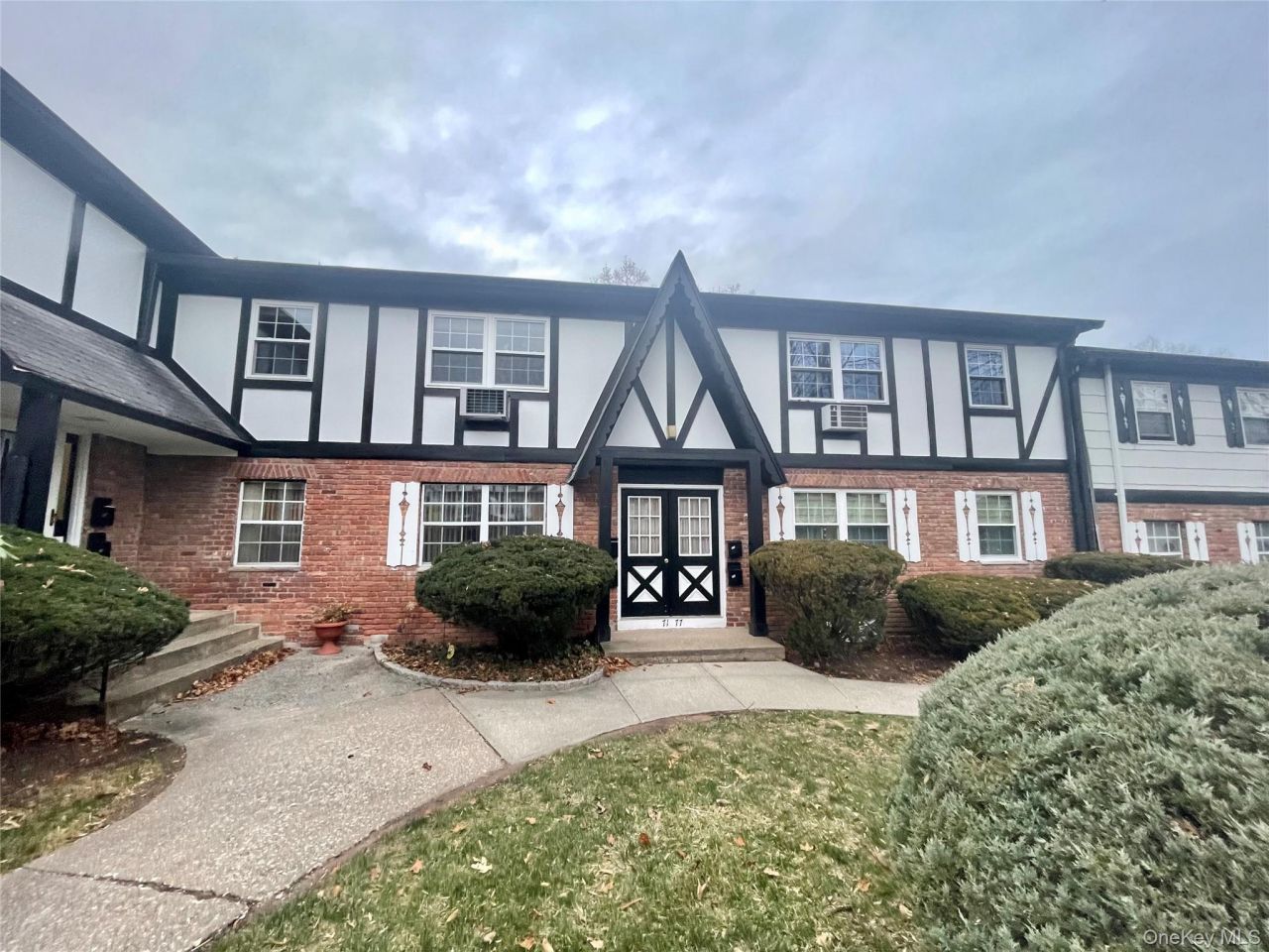 77 Parkside Drive, Suffern, NY 10901 Main Photo