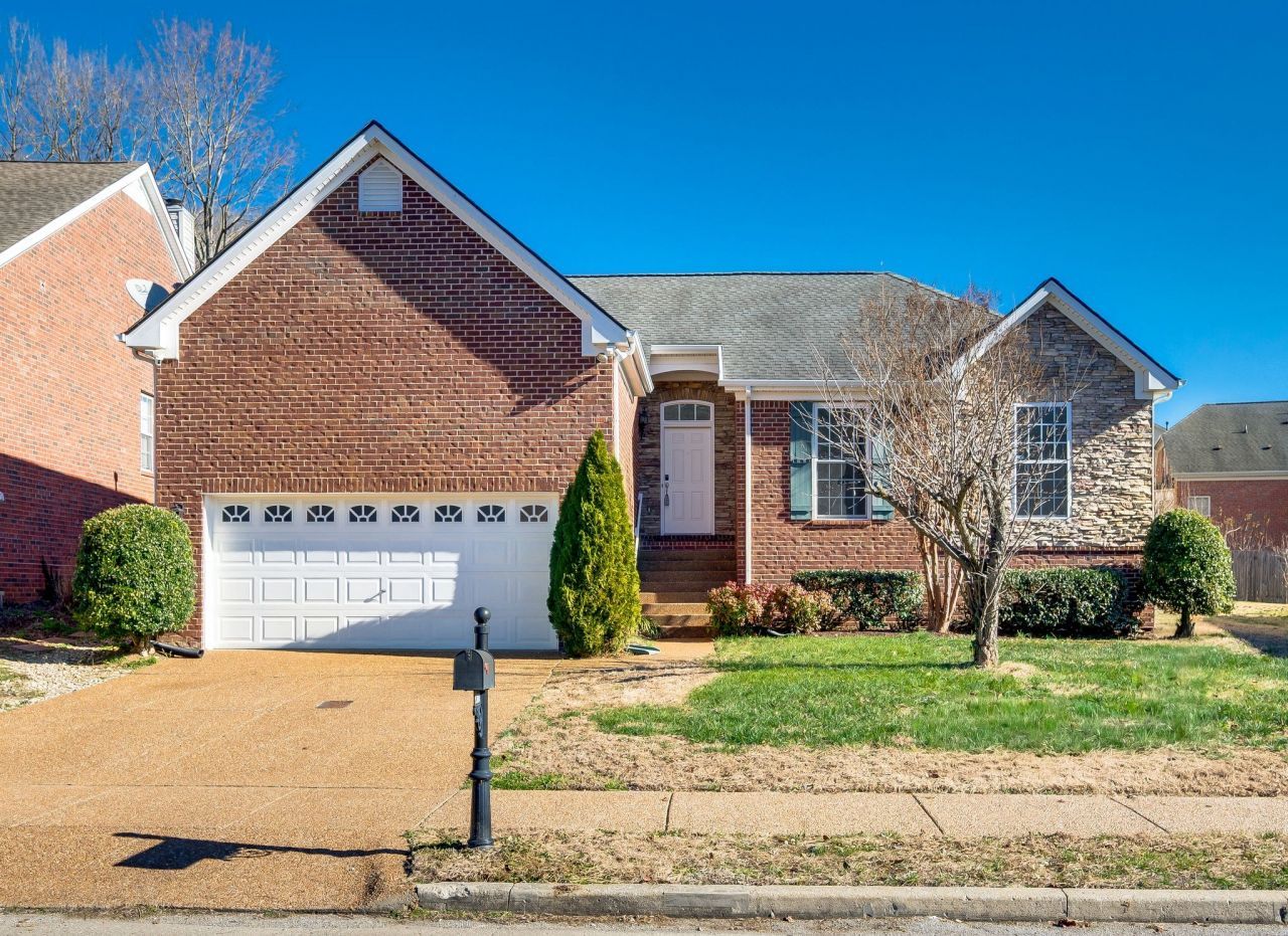 1304 W Running Brook Rd Nashville, TN 37209