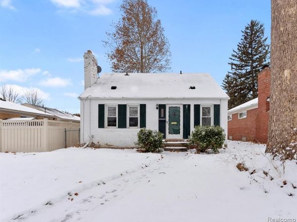 23621 Lawrence Avenue, Dearborn, MI 48128