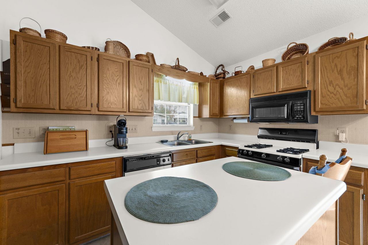 4014 Saint Martins Court Photo 10