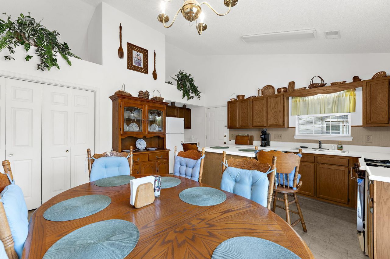 4014 Saint Martins Court Photo 12