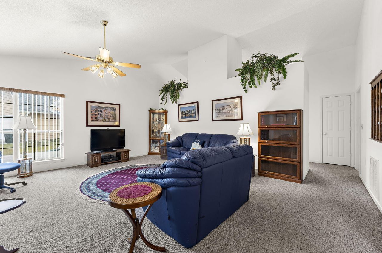 4014 Saint Martins Court Photo 6