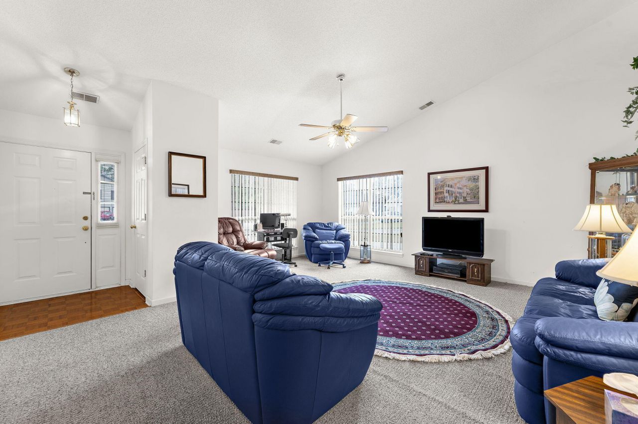 4014 Saint Martins Court Photo 7