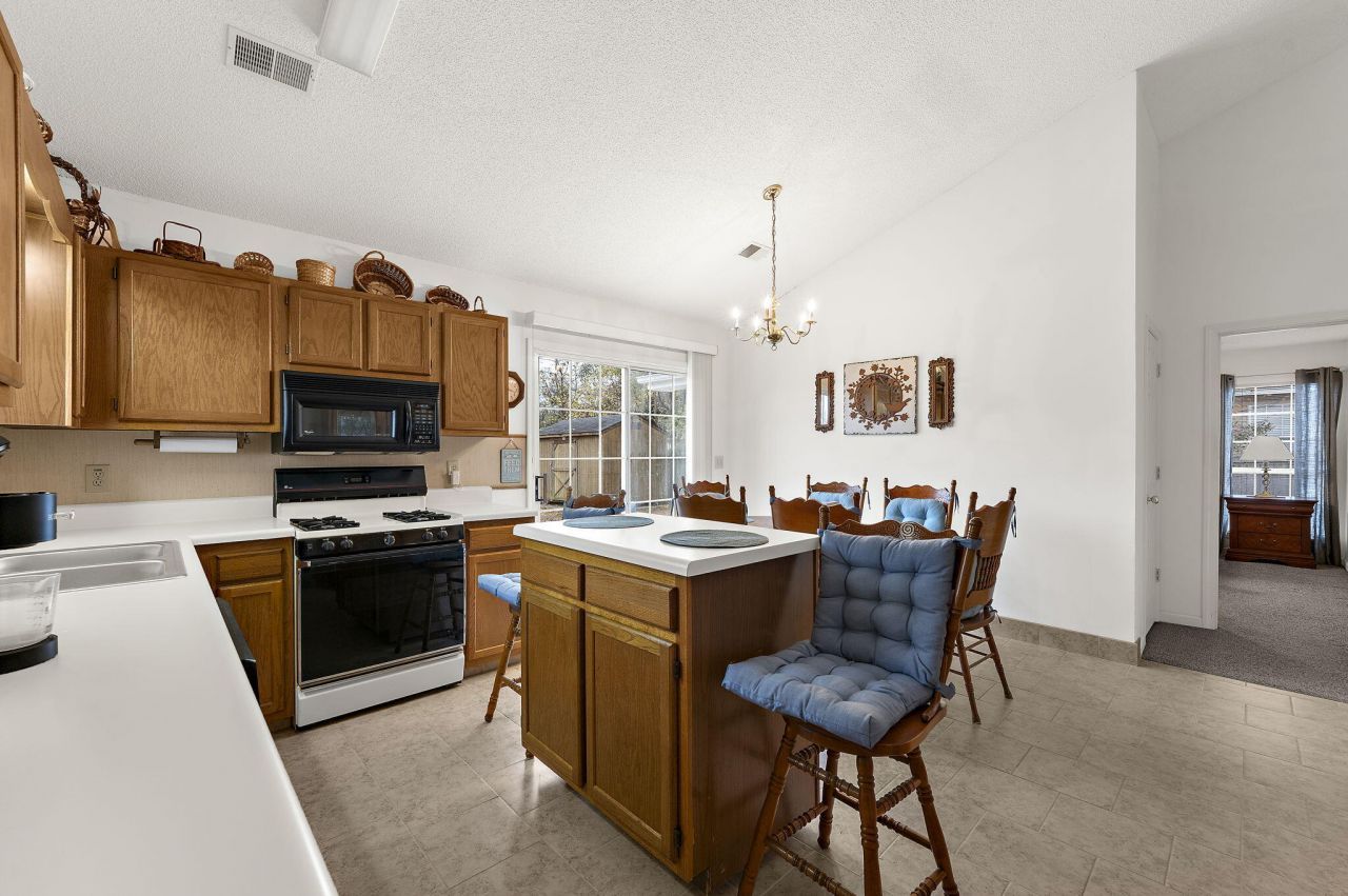 4014 Saint Martins Court Photo 9