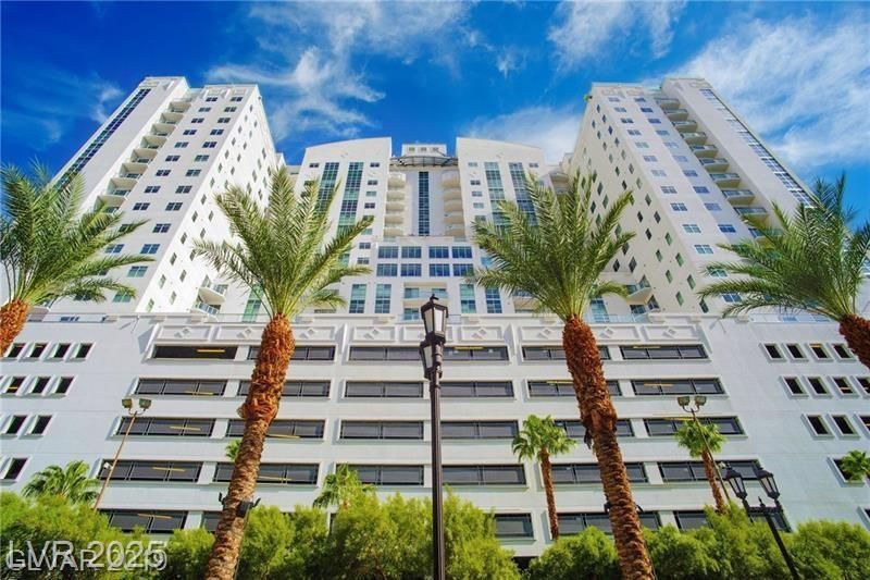 150 N Las Vegas Boulevard, Unit 1217, Las Vegas, NV 89101 Main Photo