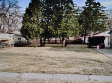 76 W. Bernhard Avenue, Hazel Park, MI 48030