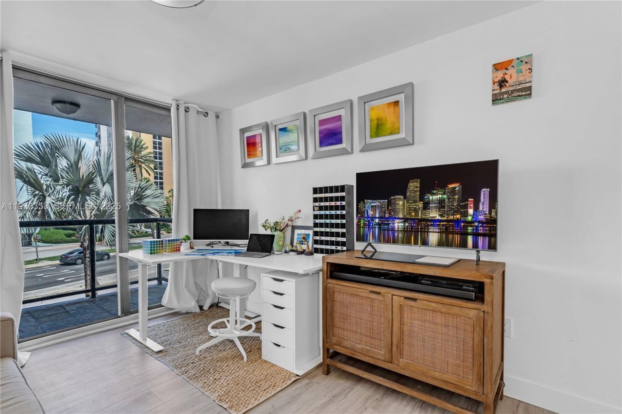 5845 Collins Ave, Unit 201, Miami Beach, FL 33140 Photo