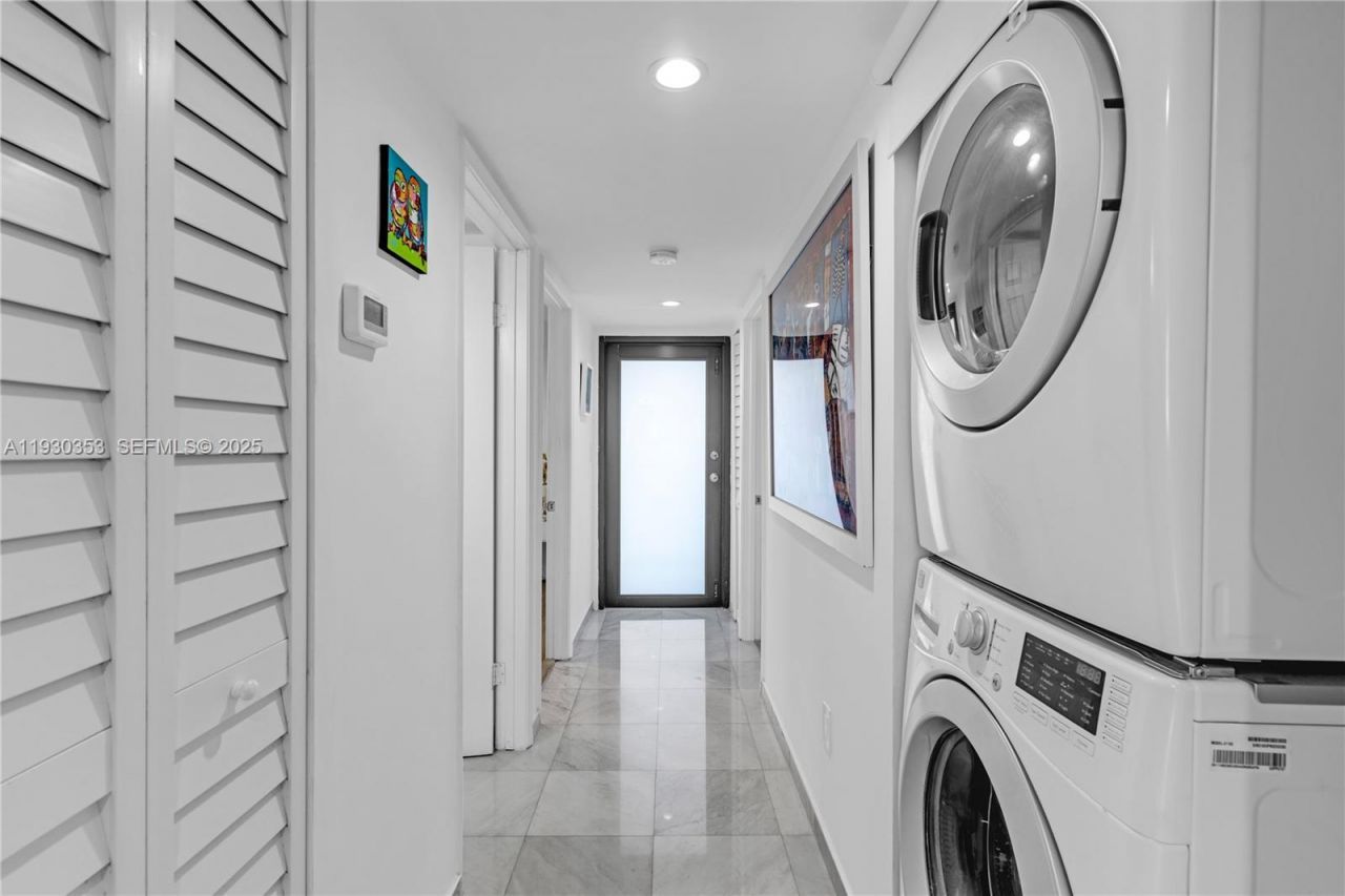 5845 Collins Ave, Unit 201, Miami Beach, FL 33140 Photo