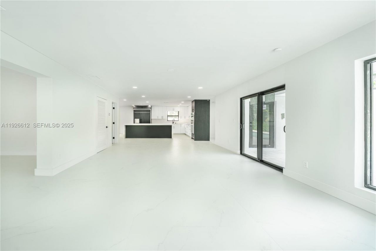 18101 NW 19th Ave, Miami Gardens, FL 33056 Photo