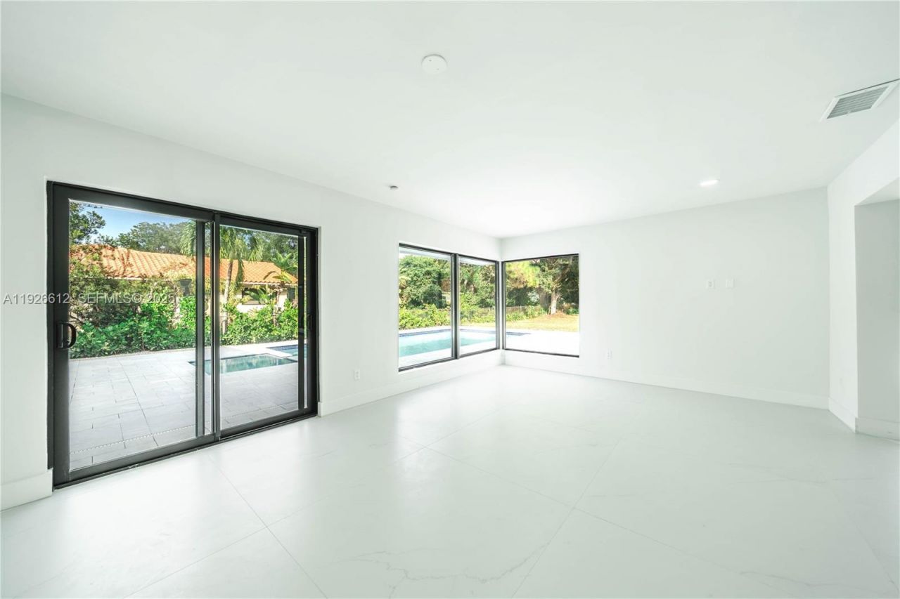 18101 NW 19th Ave, Miami Gardens, FL 33056 Photo