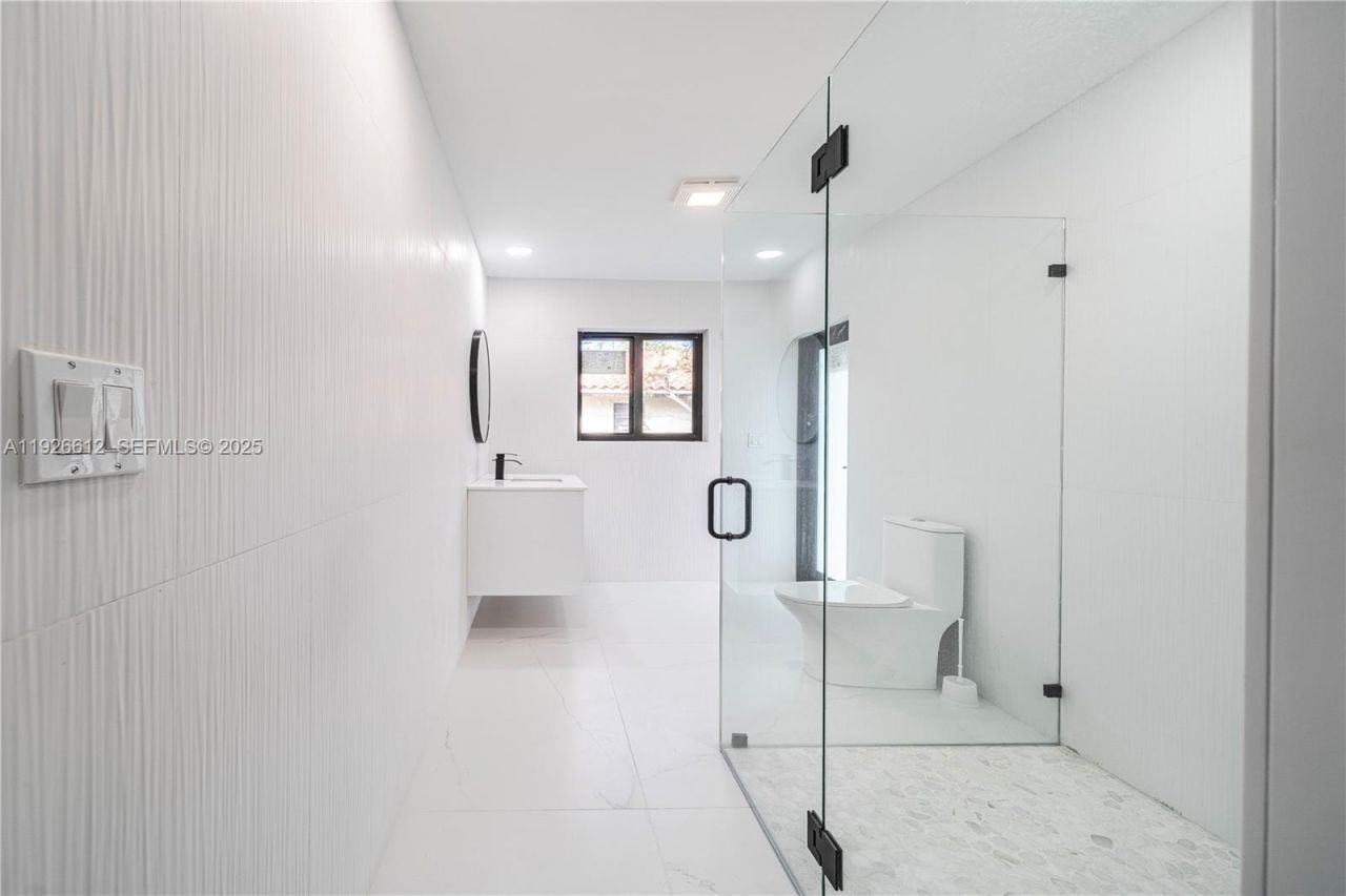 18101 NW 19th Ave, Miami Gardens, FL 33056 Photo