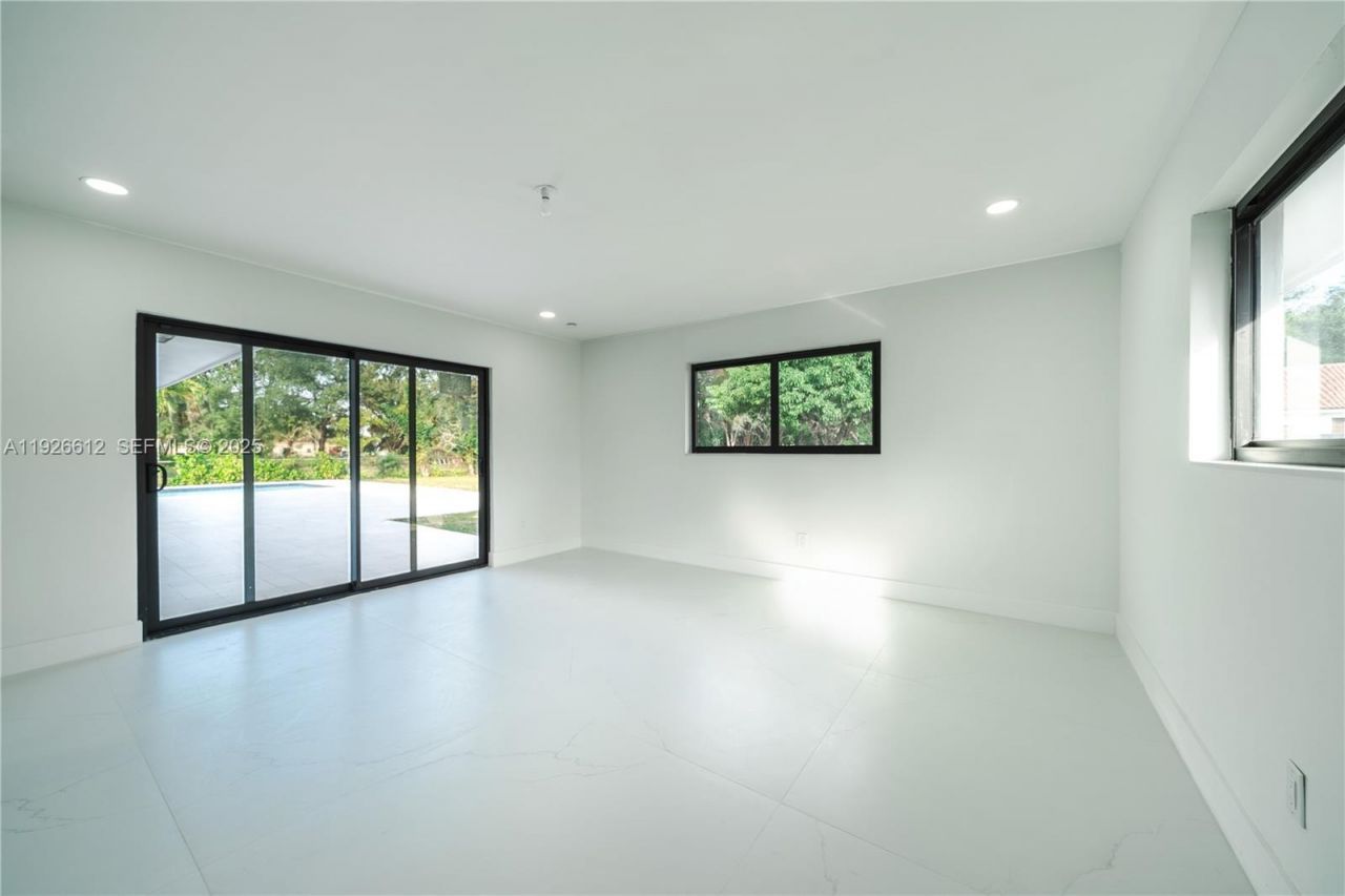 18101 NW 19th Ave, Miami Gardens, FL 33056 Photo