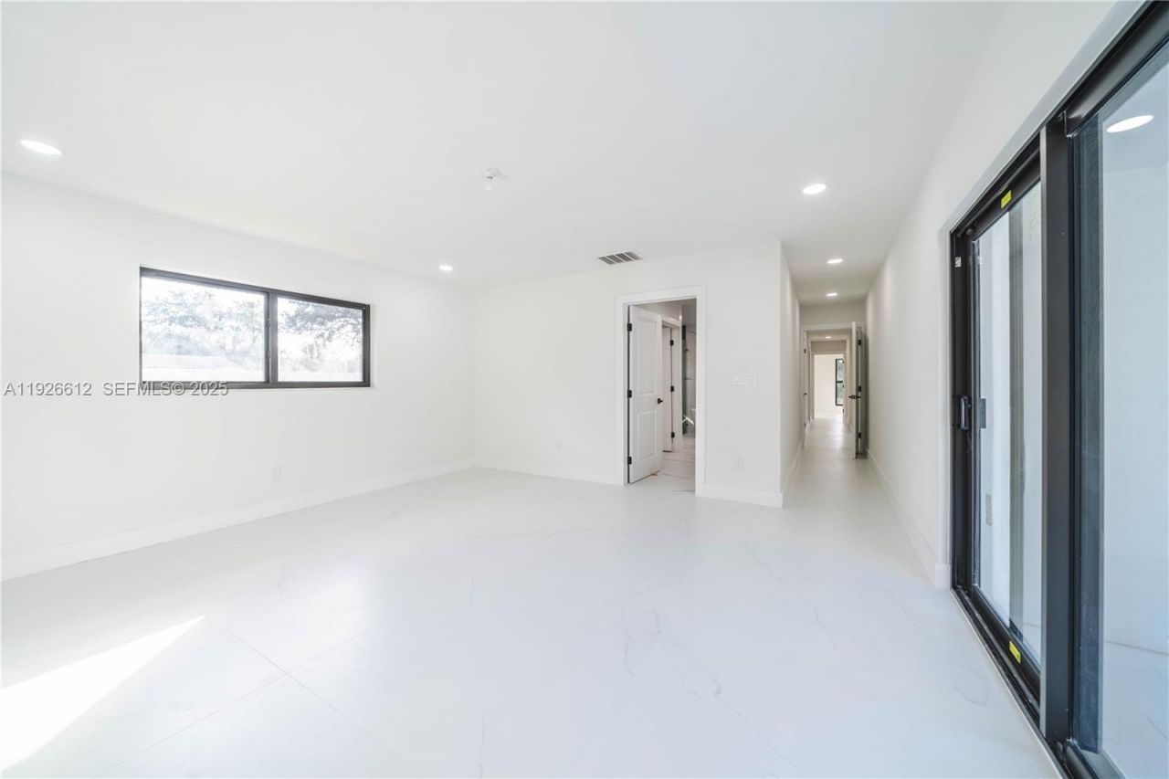 18101 NW 19th Ave, Miami Gardens, FL 33056 Photo