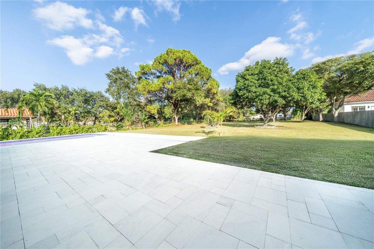 18101 NW 19th Ave, Miami Gardens, FL 33056 Photo