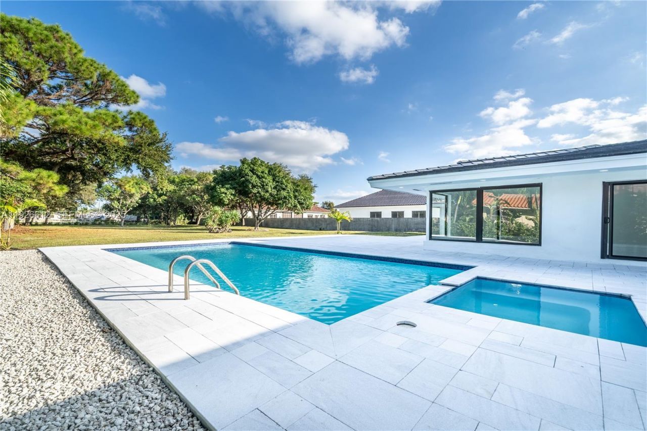 18101 NW 19th Ave, Miami Gardens, FL 33056 Photo