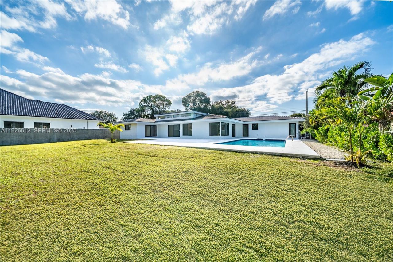 18101 NW 19th Ave, Miami Gardens, FL 33056 Photo