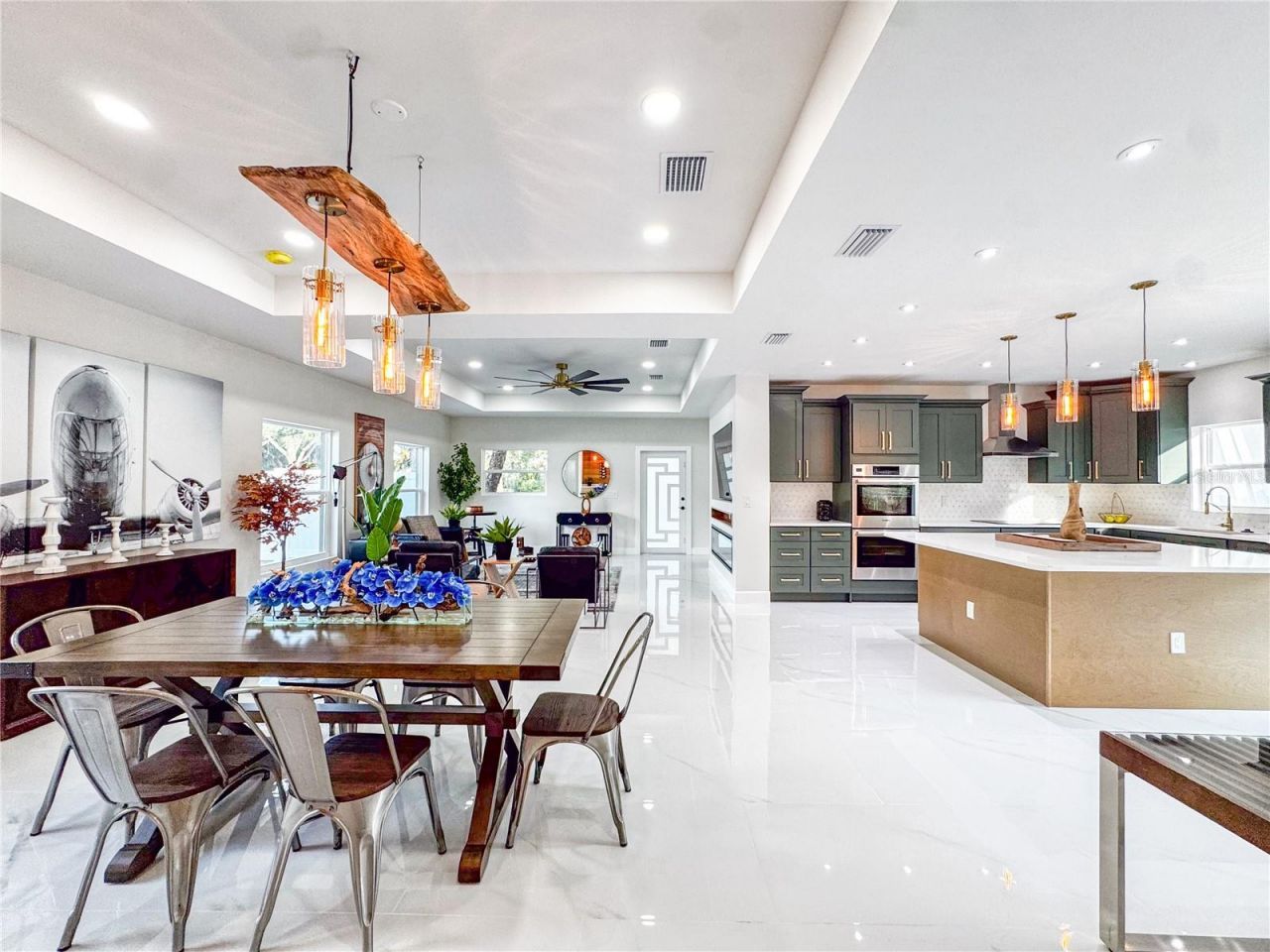 6402 N Woodlynne Avenue, Tampa, FL 33614 Photo