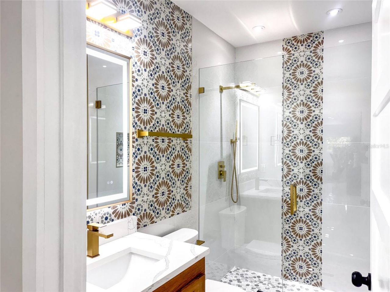 6402 N Woodlynne Avenue, Tampa, FL 33614 Photo