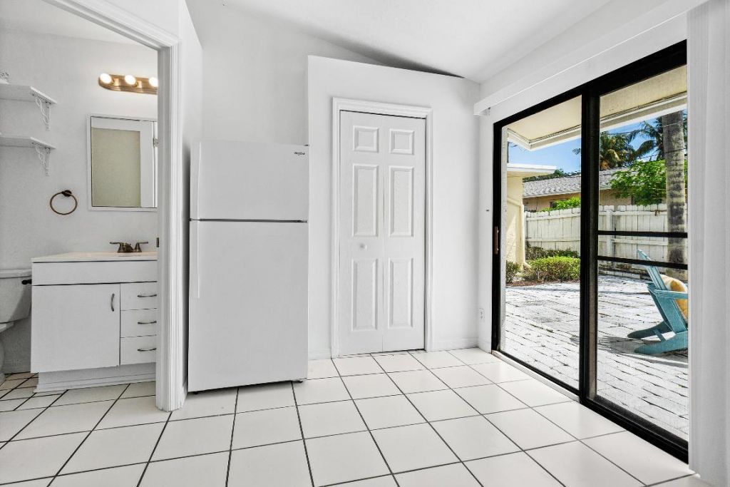 624 Allen Avenue, Unit D, Delray Beach, FL 33483 Photo