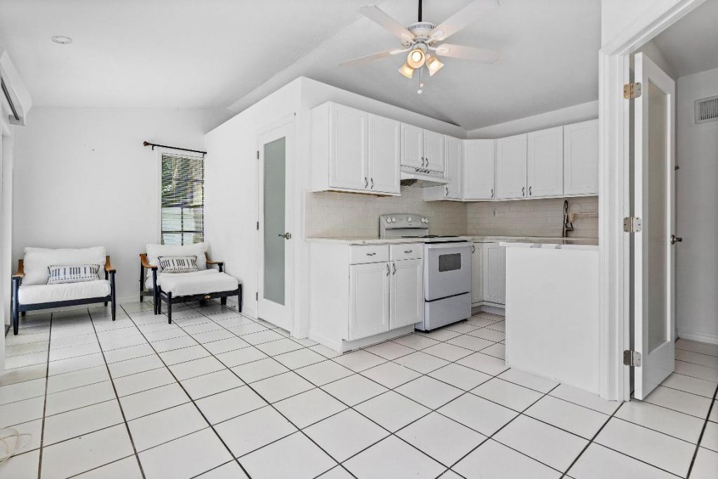 624 Allen Avenue, Unit D, Delray Beach, FL 33483 Photo