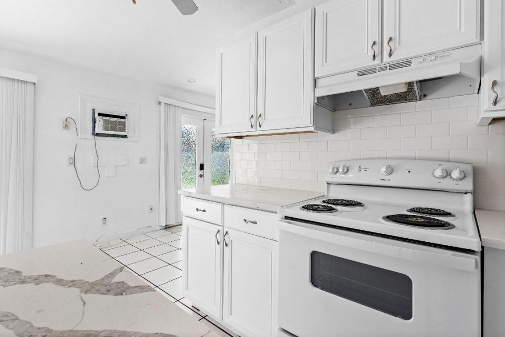 624 Allen Avenue, Unit D, Delray Beach, FL 33483 Photo