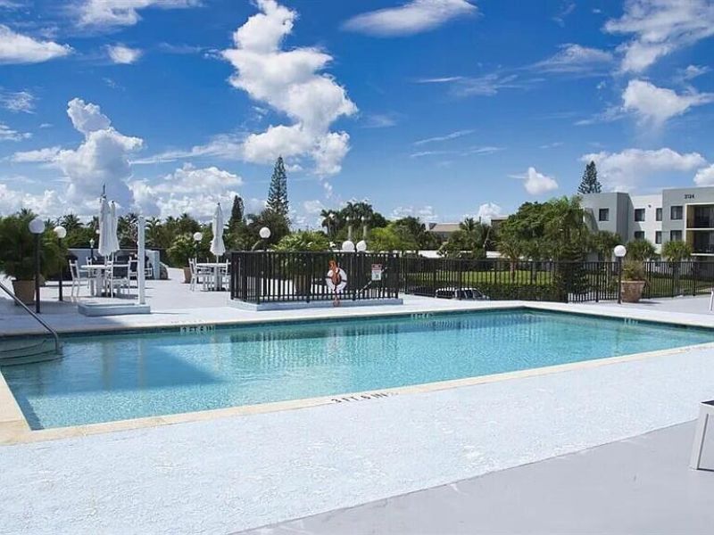 3040 Lake Shore Drive, Unit 504, Riviera Beach, FL 33404 Photo