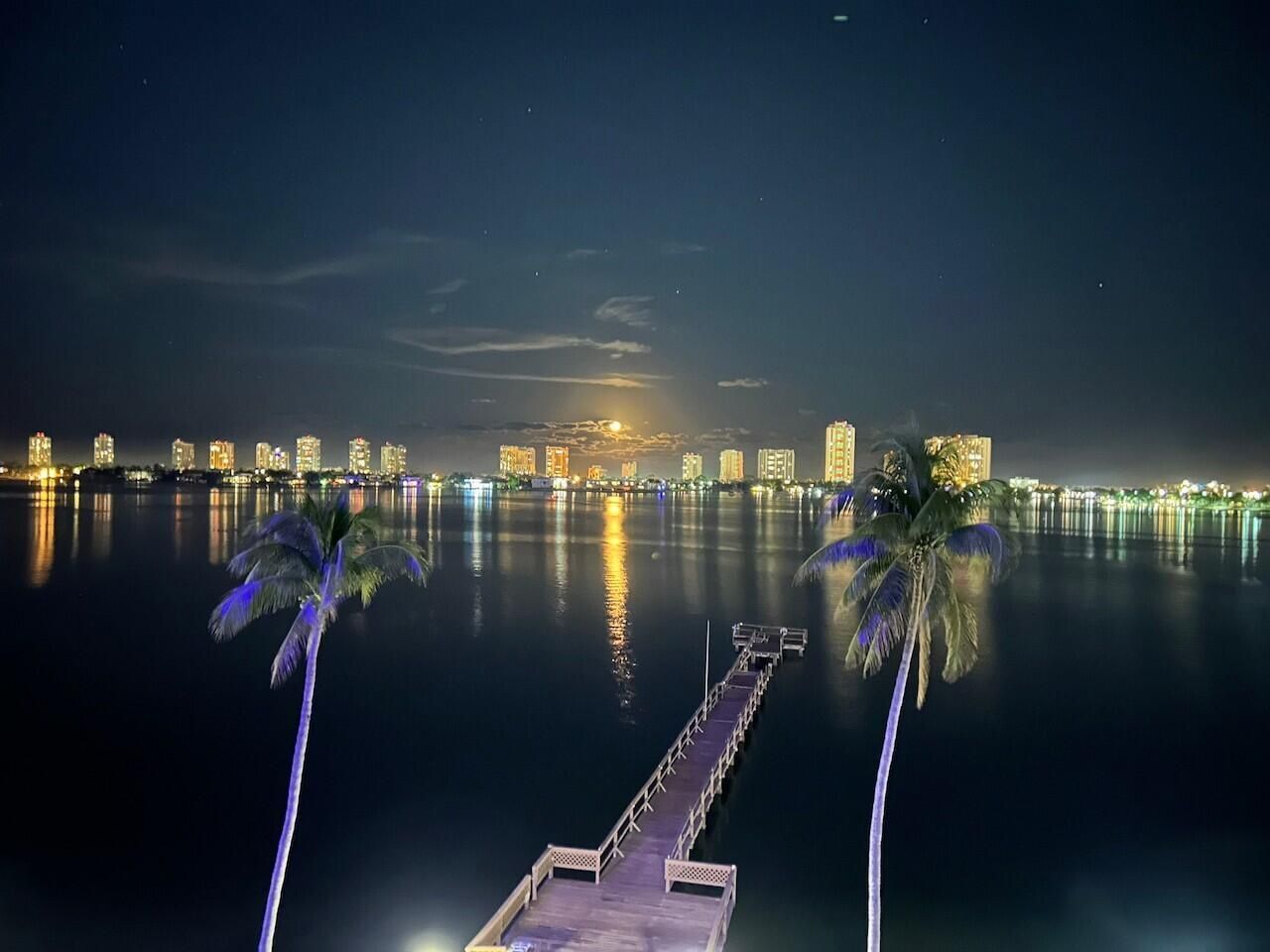 3040 Lake Shore Drive, Unit 504, Riviera Beach, FL 33404 Photo