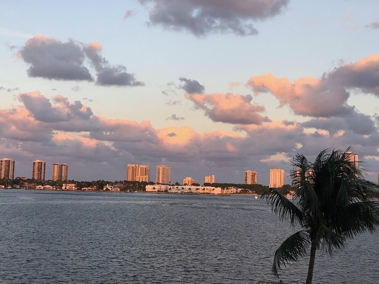 3040 Lake Shore Drive, Unit 504, Riviera Beach, FL 33404 Photo