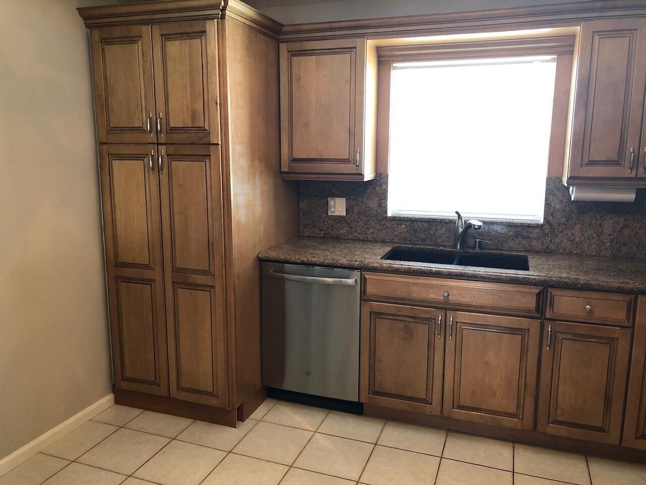 3040 Lake Shore Drive, Unit 504, Riviera Beach, FL 33404 Photo