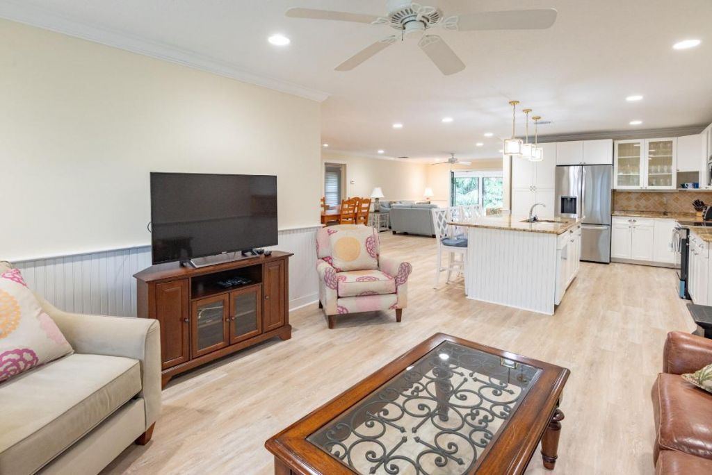 2918 SE Fairway, Unit 13, Stuart, FL 34997 Photo