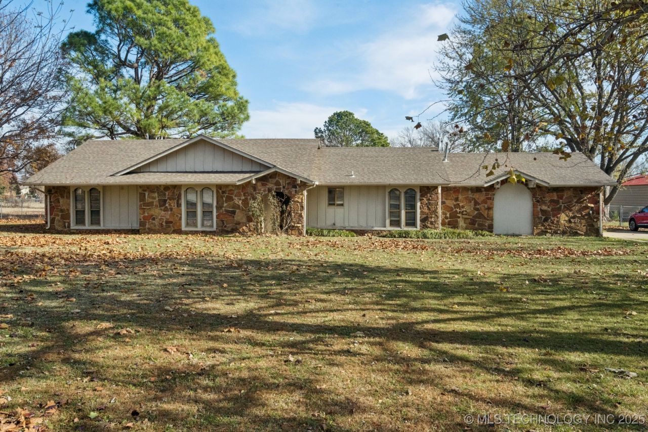 9319 S Highland Drive, Broken Arrow, OK 74014 Main Photo