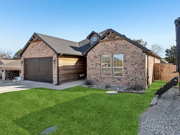 2503 Smokerise Trail, Granbury, TX 76048