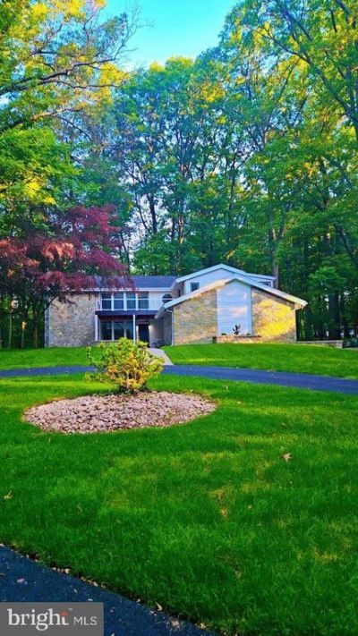 555 HILLTOP ROAD, HUMMELSTOWN, PA 17036